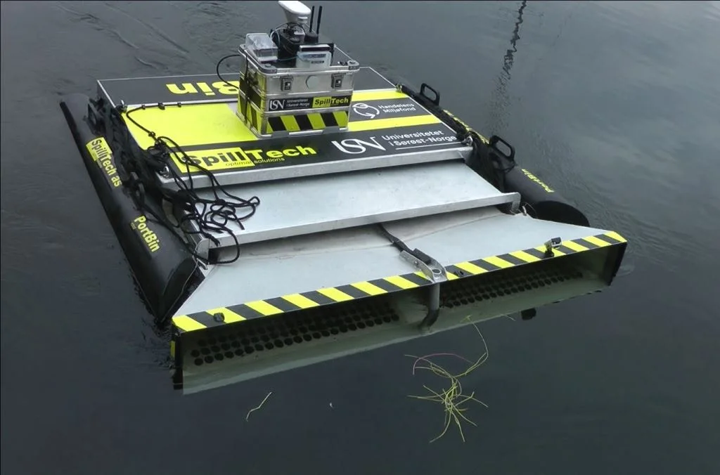 PortBin Robot in the water